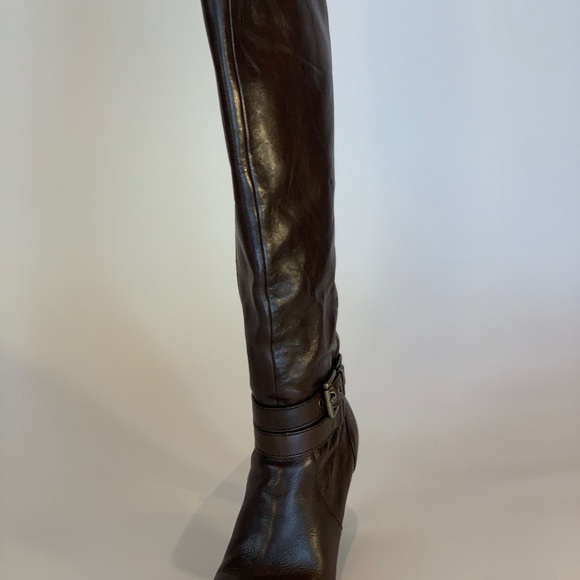 Coach brown calf boots. - Picture 7 of 7